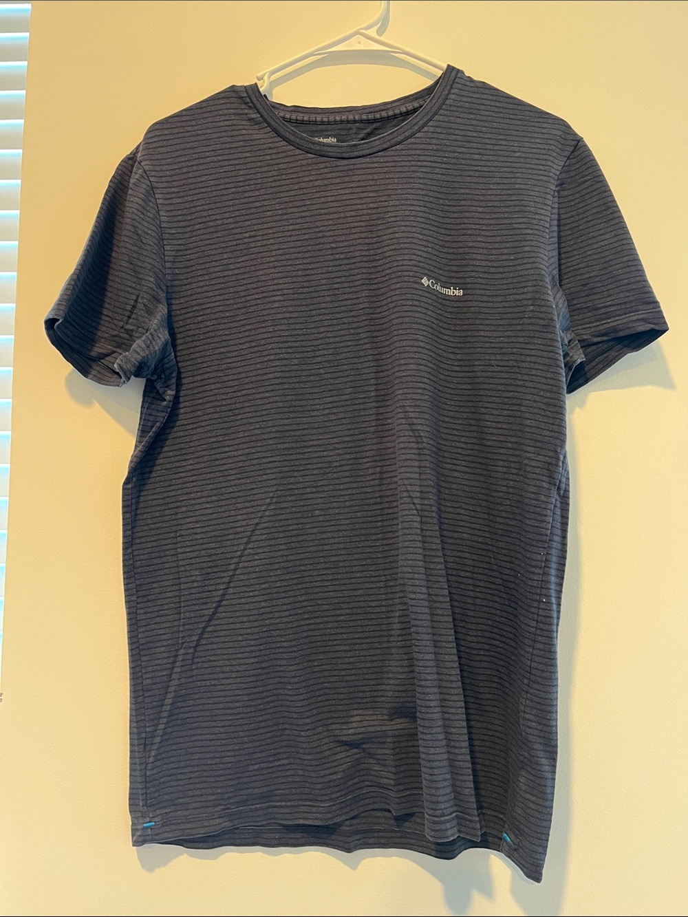 Columbia Men’s Dark Navy Micro-Striped Short Sleeve Tee